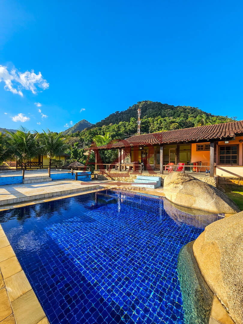 Casa à venda com 12 quartos, 3111m² - Foto 1